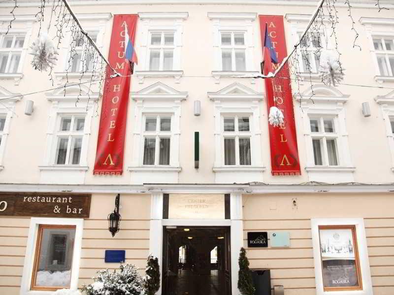 Hotel Actum คราน ภายนอก รูปภาพ
