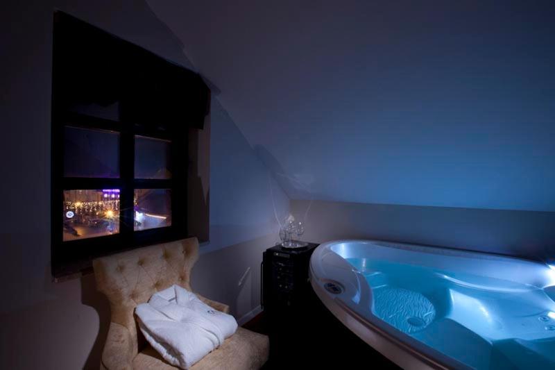 Hotel Actum คราน ภายนอก รูปภาพ